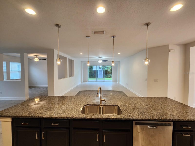 10457 Waterstone Dr, Riverview, FL 33578