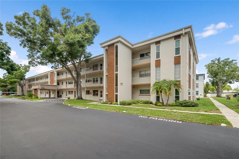 5880 38th Ave #109, St Petersburg, FL 33710