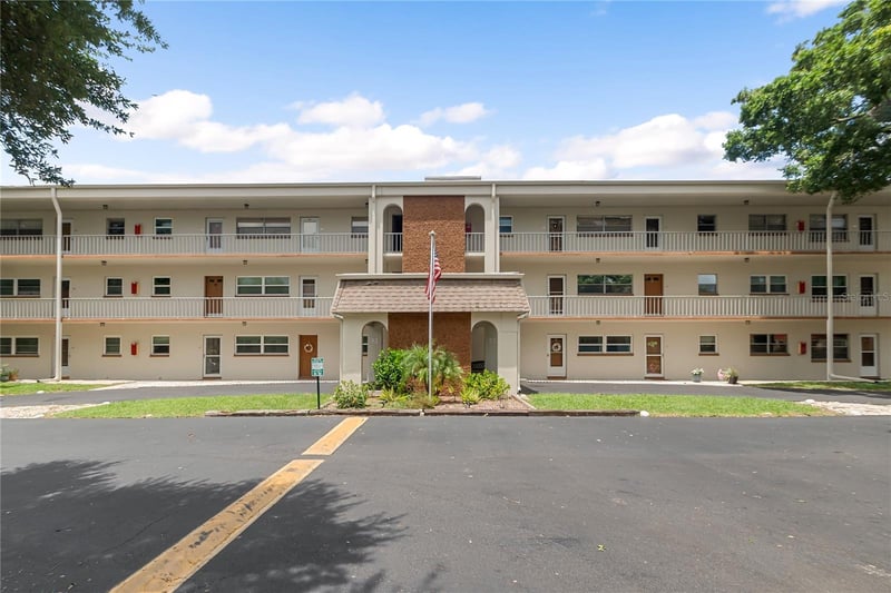 5880 38th Ave #109, St Petersburg, FL 33710