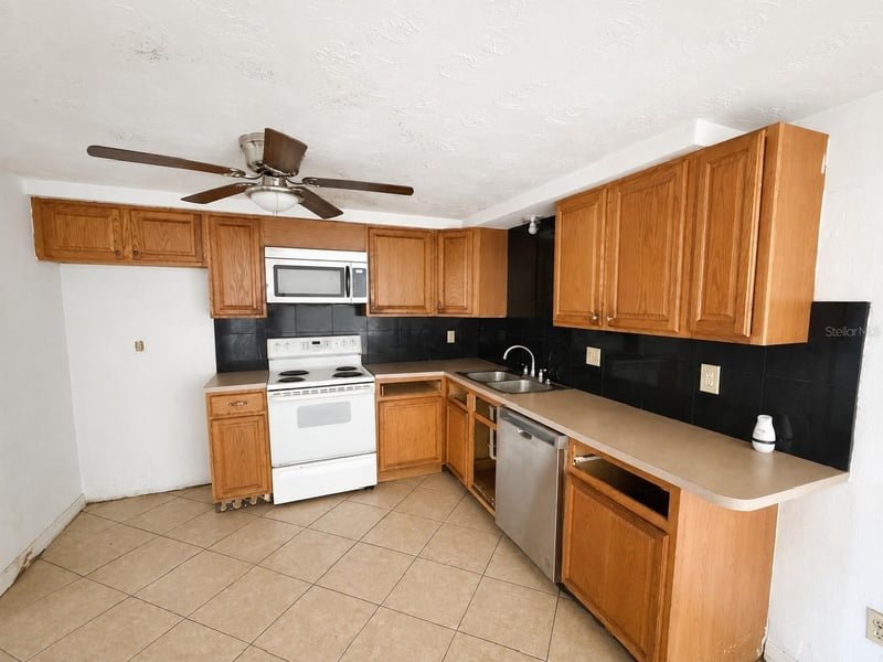 3303 Eisenhower Dr, Holiday, FL 34691