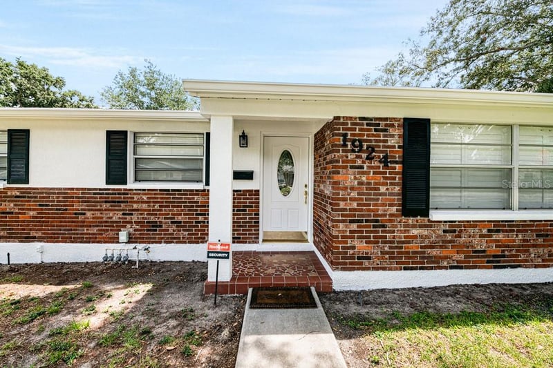 1924 North St, Tampa, FL 33604