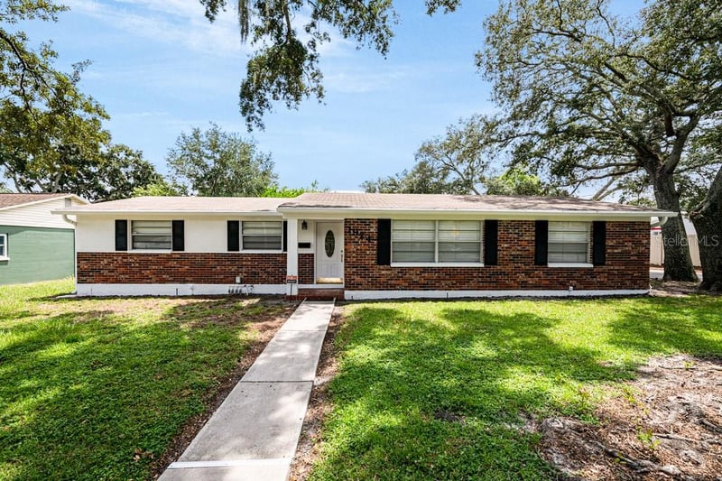 1924 North St, Tampa, FL 33604