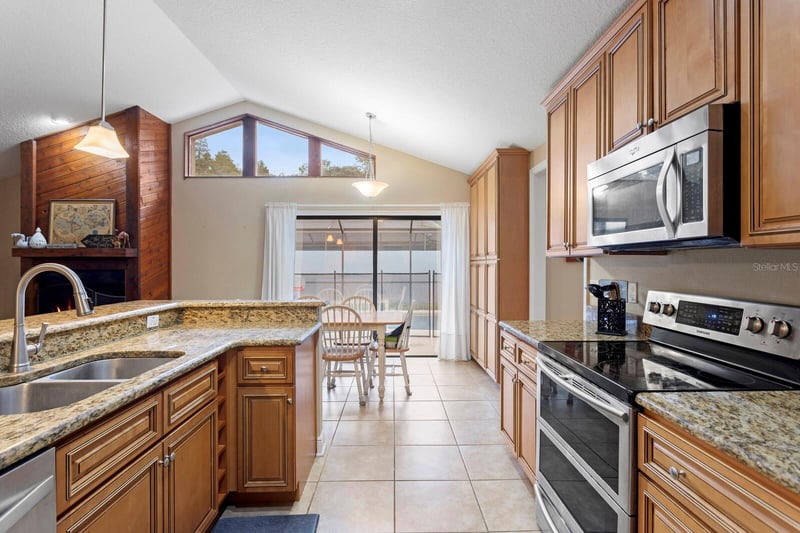 12803 Rain Forest St, Temple Terrace, FL 33617
