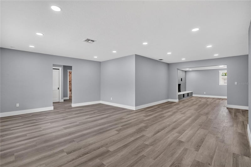 2700 12th St, St Petersburg, FL 33705