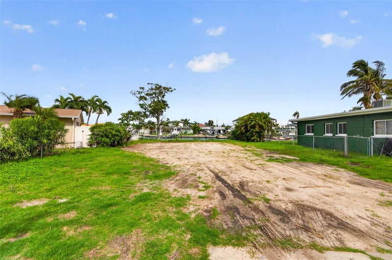 643 Normandy Rd, Madeira Beach, FL 33708