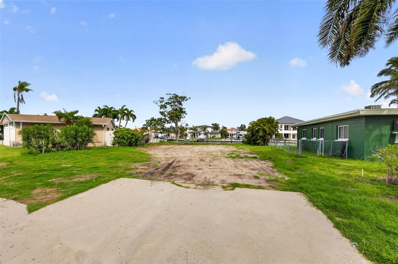 643 Normandy Rd, Madeira Beach, FL 33708