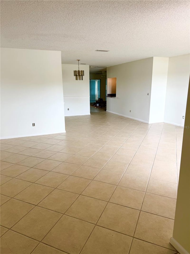 416 Pebble Beach Blvd, Sun City Center, FL 33573