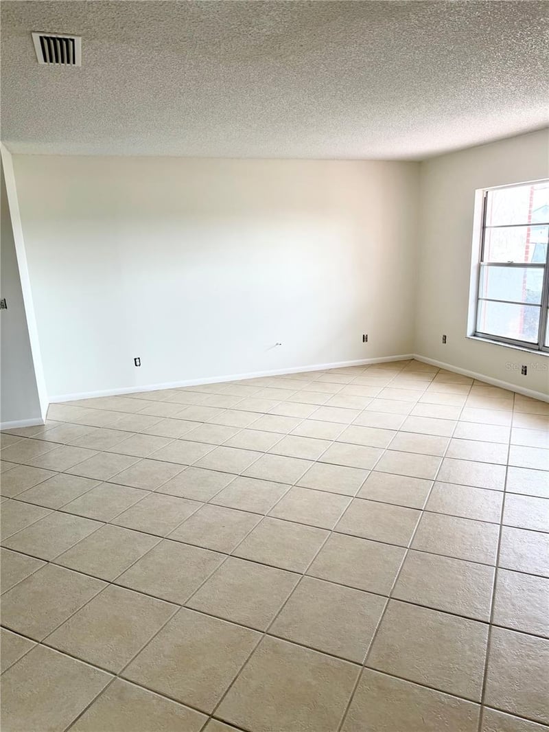 416 Pebble Beach Blvd, Sun City Center, FL 33573