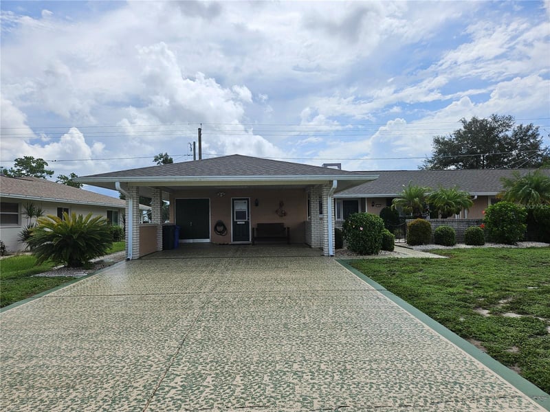 1505 Pebble Beach Blvd, Sun City Center, FL 33573