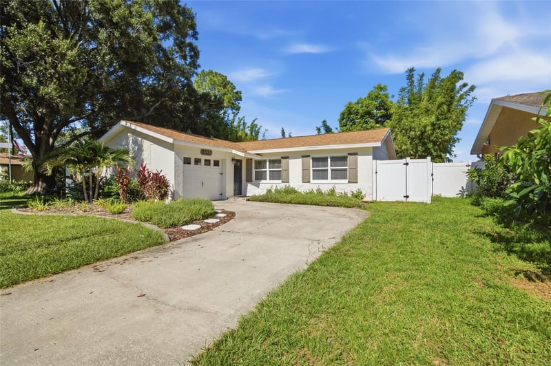8327 Jennifer Ln, Seminole, FL 33777