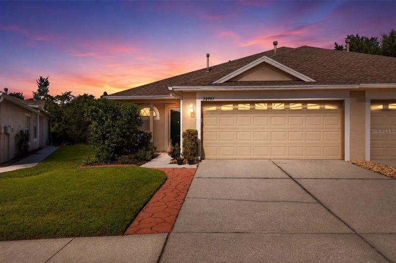 30907 Whitlock Dr, Wesley Chapel, FL 33543