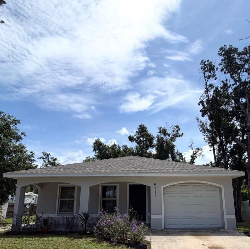 5717 11th St, Bradenton, FL 34203