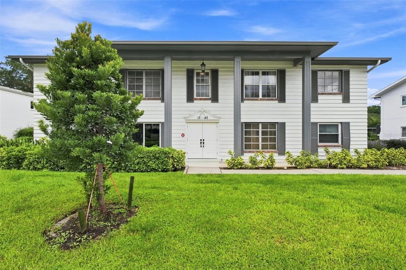 1342 Snell Isle Blvd #4, St Petersburg, FL 33704