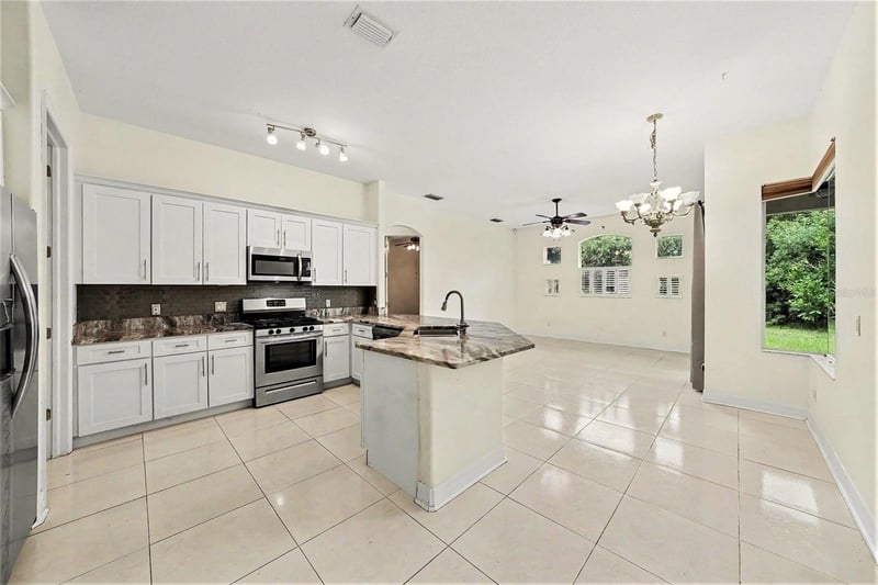 12516 Leatherleaf Dr, Tampa, FL 33626