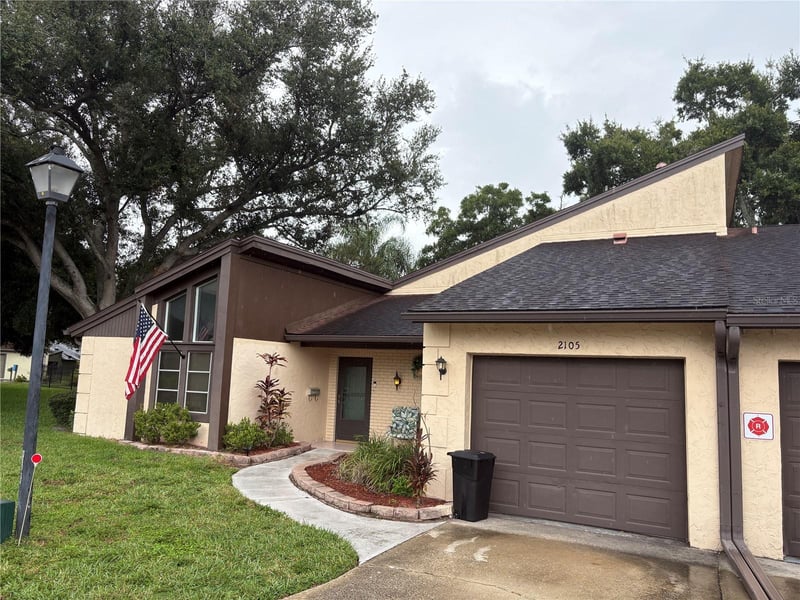 2101 Sunset Point Rd #2105, Clearwater, FL 33765