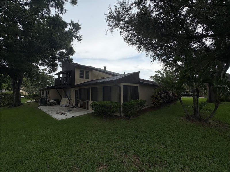 2101 Sunset Point Rd #2105, Clearwater, FL 33765