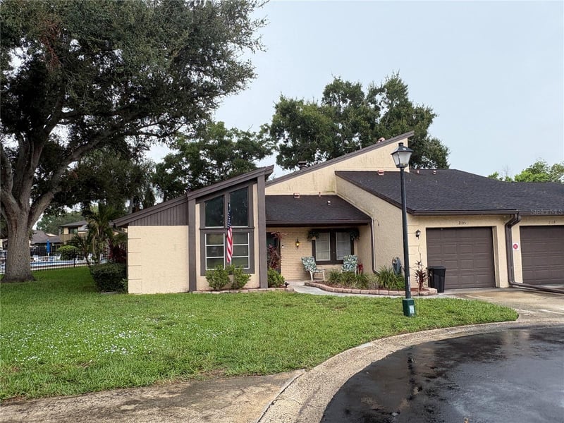 2101 Sunset Point Rd #2105, Clearwater, FL 33765