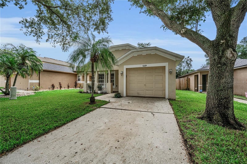 5229 Mango Fruit St, Seffner, FL 33584