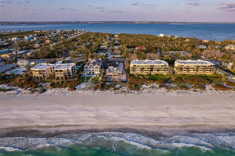 561 Gulf Bay Rd, Longboat Key, FL 34228