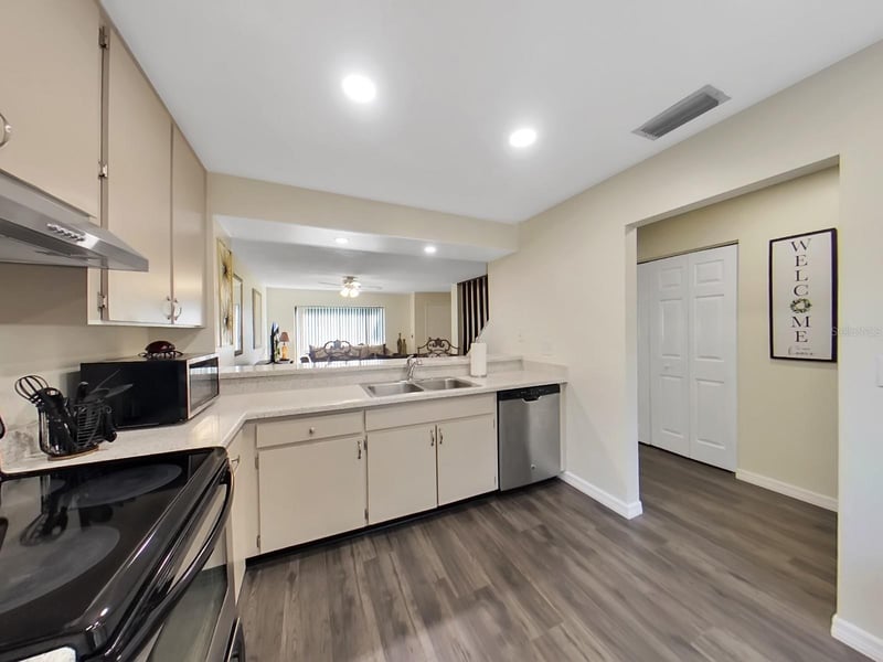 7805 Amberlea Ct, Temple Terrace, FL 33637