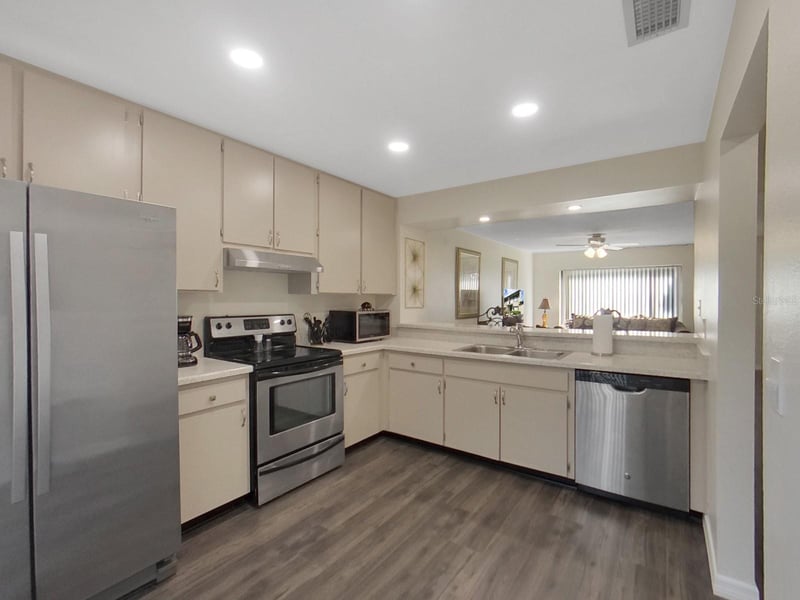 7805 Amberlea Ct, Temple Terrace, FL 33637