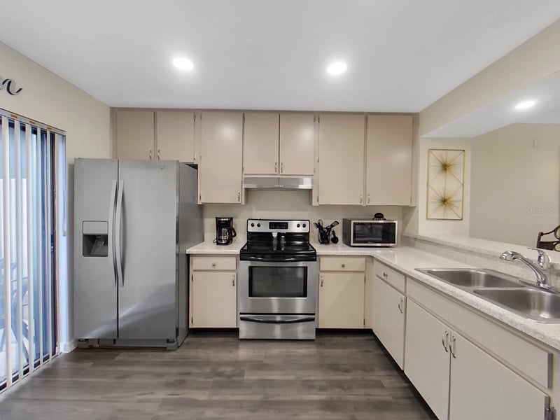 7805 Amberlea Ct, Temple Terrace, FL 33637