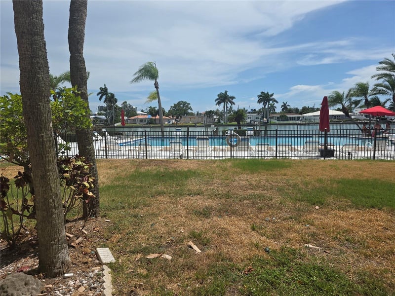 507 Plaza Seville Ct #15, St Petersburg, FL 33706