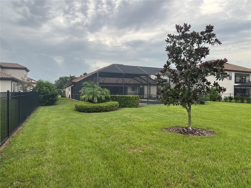 10370 Meadowrun Dr, Lithia, FL 33547