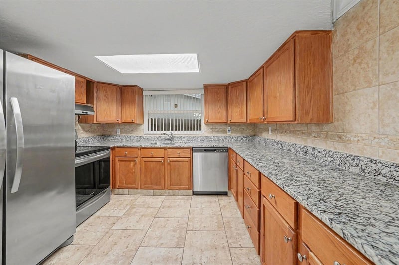 9135 Hunt Club Ln, Port Richey, FL 34668