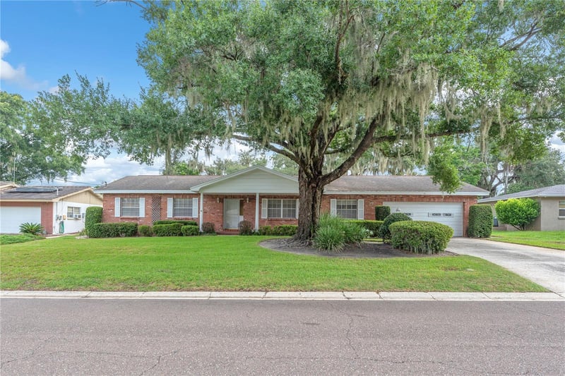 110 Ashbrook Dr, Brandon, FL 33511