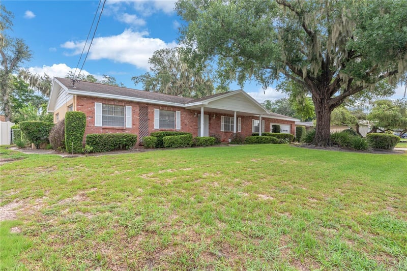 110 Ashbrook Dr, Brandon, FL 33511