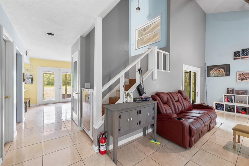 5105 Five Acre Rd, Plant City, FL 33565