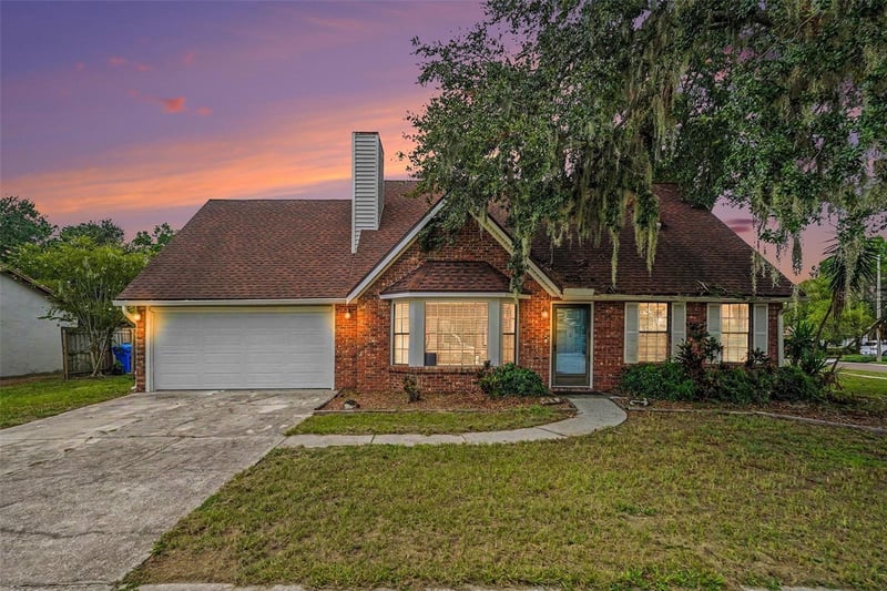 736 Sandy Creek Dr, Brandon, FL 33511