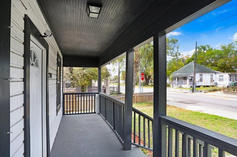 2701 Columbus Dr, Tampa, FL 33605