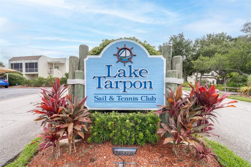 90 Highland Ave #110, Tarpon Springs, FL 34689