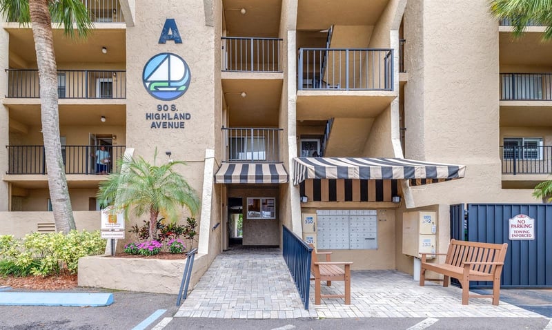 90 Highland Ave #110, Tarpon Springs, FL 34689