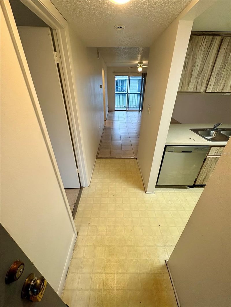 5038 Terrace Palms Cir #202, Tampa, FL 33617