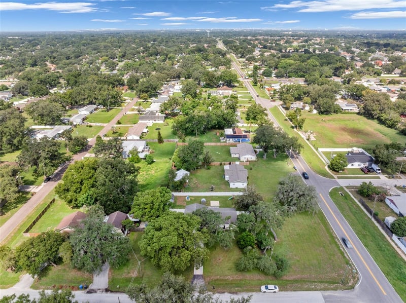 1002 Kay Jean Dr, Valrico, FL 33594