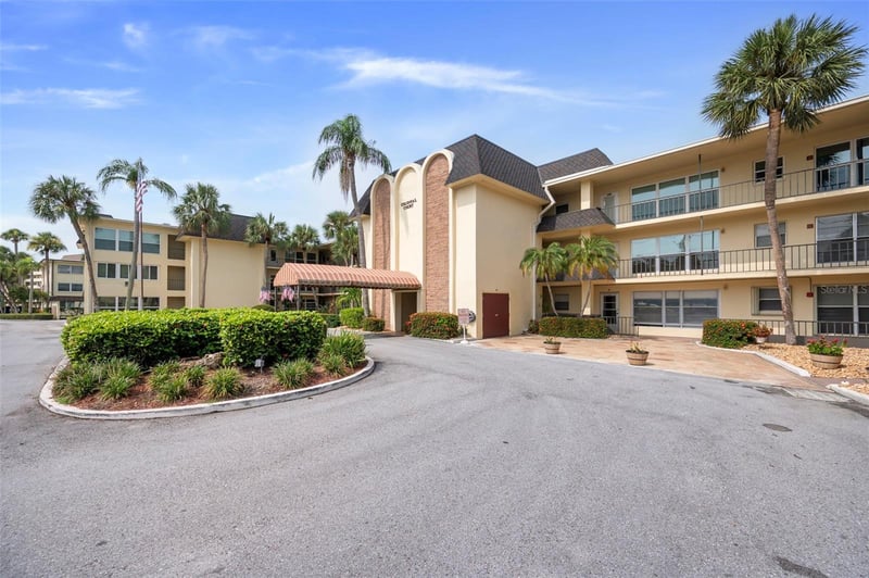 4780 Cove Circle St #103, St Petersburg, FL 33708