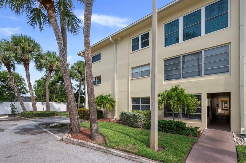 4780 Cove Circle St #103, St Petersburg, FL 33708