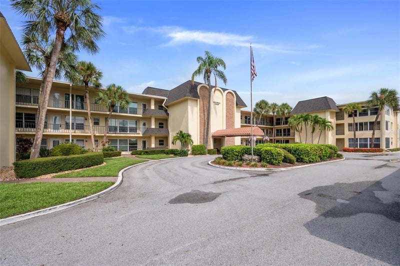 4780 Cove Circle St #103, St Petersburg, FL 33708