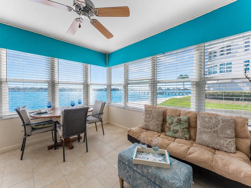 5020 Brittany Dr #118, St Petersburg, FL 33715