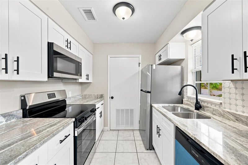 4215 Bay Dr #405, Clearwater, FL 33764