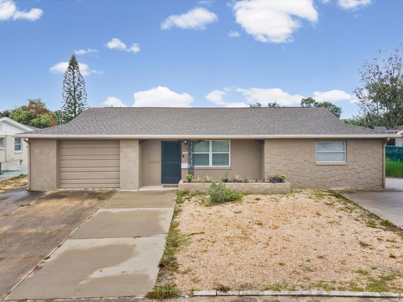 1023 Viking Dr, Holiday, FL 34691