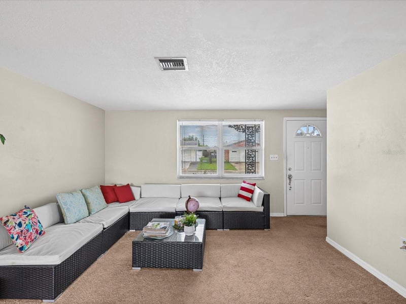 1023 Viking Dr, Holiday, FL 34691
