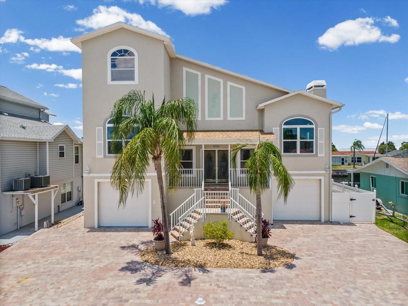 15709 Century Dr, Hudson, FL 34667
