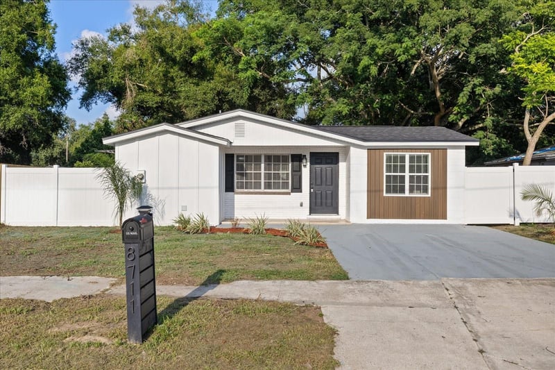 8711 River Forest Cir, Tampa, FL 33604