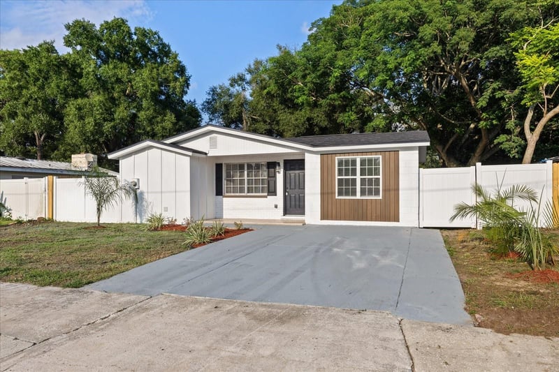 8711 River Forest Cir, Tampa, FL 33604