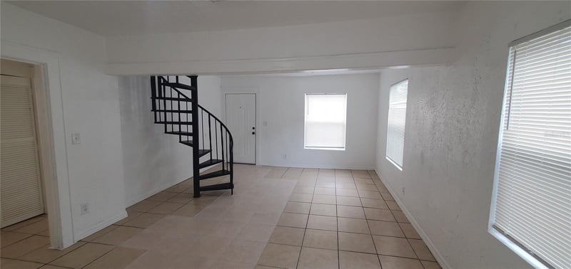 1721 Prescott St, St Petersburg, FL 33712