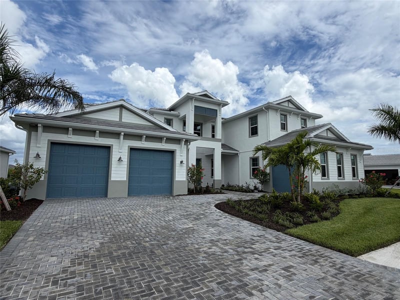 8041 Nevis Rn, Bradenton, FL 34202